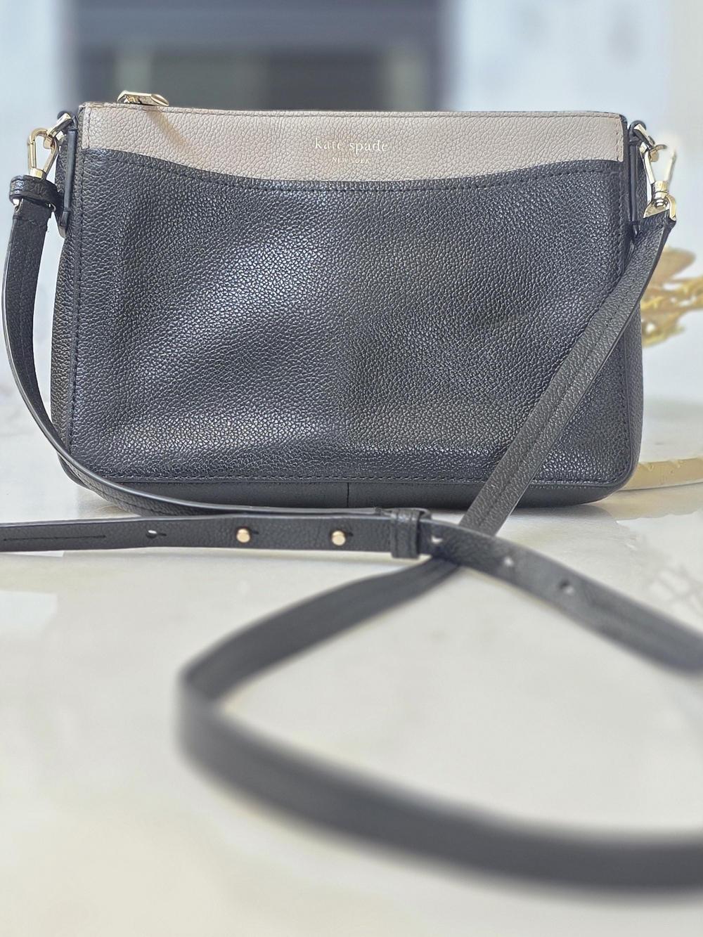 Kate Spade New York Margaux Medium Convertible Crossbody in Black and Taupe